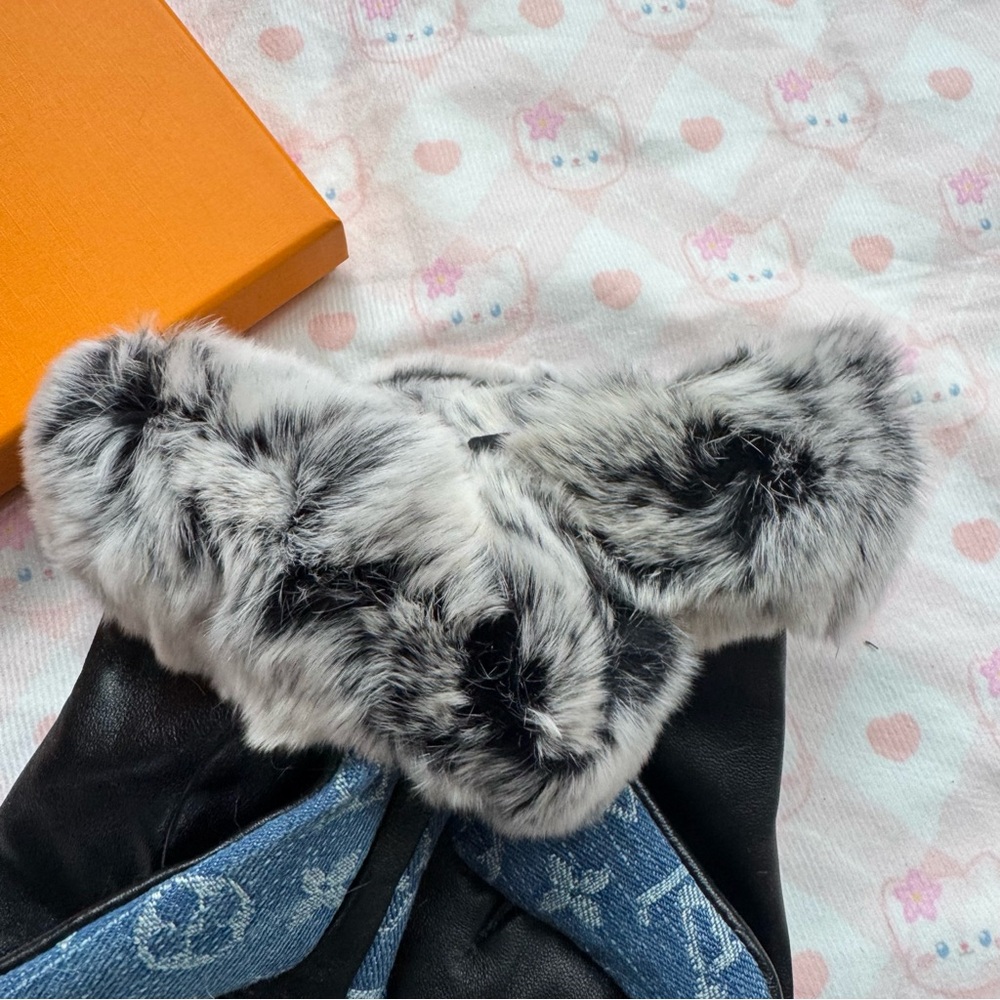 Louis Vuitton Denim Monogram Rabbit Fur Gloves - Picture 5 of 7